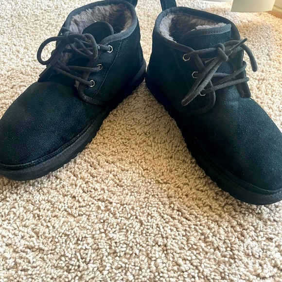 Mens Uggs black. Size 9.  Authentic 💯 and Comfortable - Picture 7 of 7